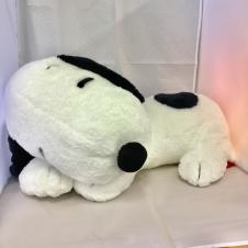 SNOOPY　ギガジャンボ寝そべりポーズぬいぐるみ